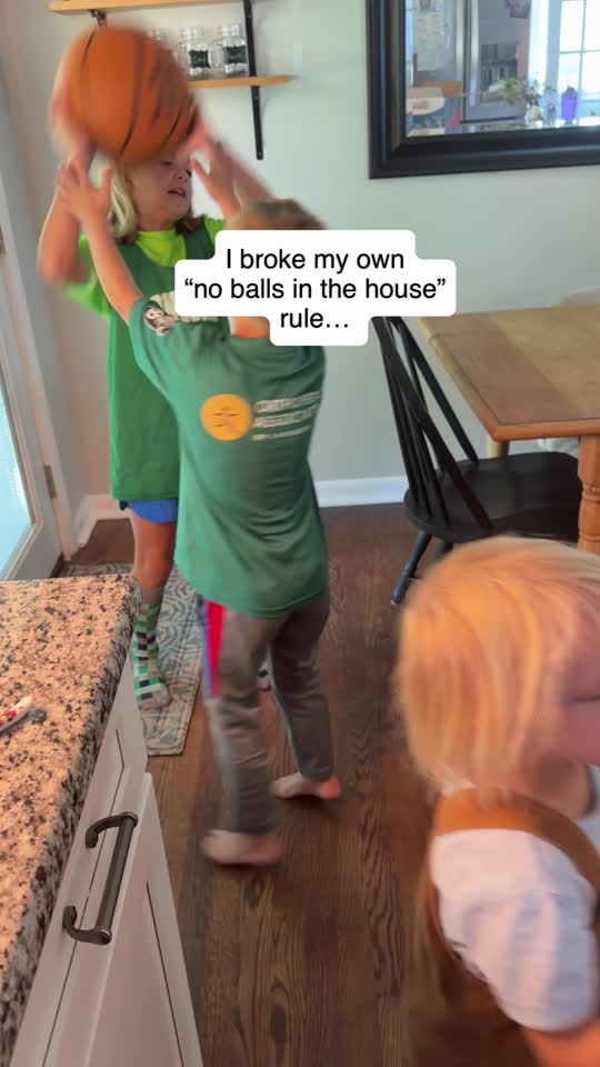 Video review - toddler unboxing the YGA Silent Basketball